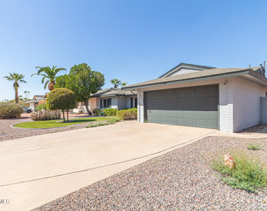 8742 E Weldon Avenue - Photo Thumbnail 35
