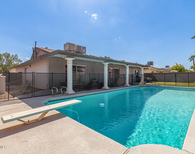 8742 E Weldon Avenue - Photo Thumbnail 7