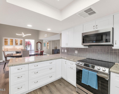7948 E Vista Drive - Photo Thumbnail 9