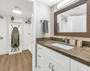 7948 E Vista Drive - Photo Thumbnail 13