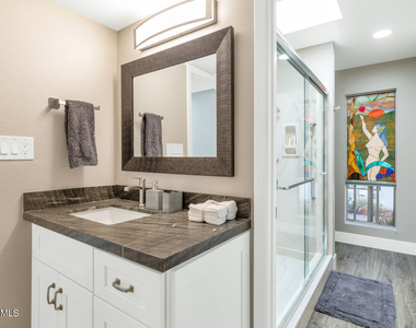 7948 E Vista Drive - Photo Thumbnail 14