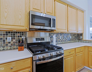 33094 N 74th Place - Photo Thumbnail 18