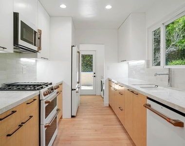 1919 San Ysidro Drive - Photo Thumbnail 6