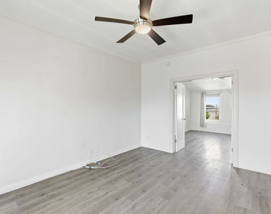 4125 S Figueroa Street - Photo Thumbnail 3