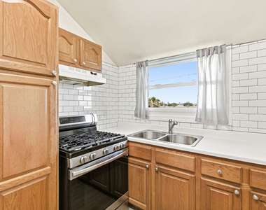 4125 S Figueroa Street - Photo Thumbnail 2