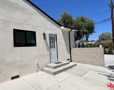 13338 Magnolia Boulevard - Photo Thumbnail 53