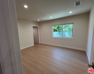 13338 Magnolia Boulevard - Photo Thumbnail 41