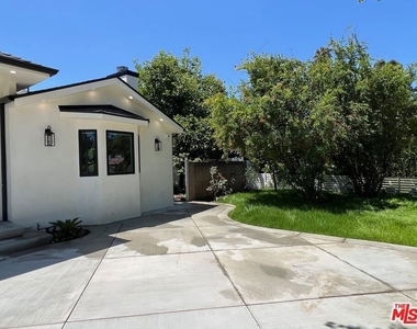13338 Magnolia Boulevard - Photo Thumbnail 1