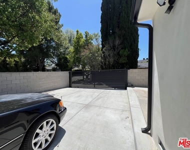 13338 Magnolia Boulevard - Photo Thumbnail 54