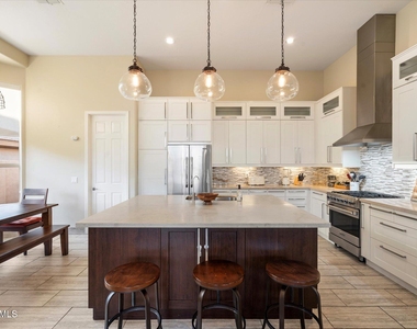 7917 E Thunderhawk Road - Photo Thumbnail 8