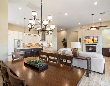 7917 E Thunderhawk Road - Photo Thumbnail 6