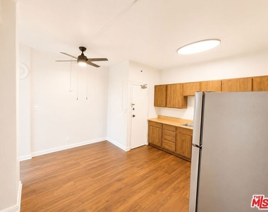 634 S Gramercy Place - Photo Thumbnail 2