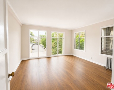 634 S Gramercy Place - Photo Thumbnail 5