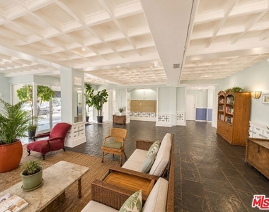 634 S Gramercy Place - Photo Thumbnail 11