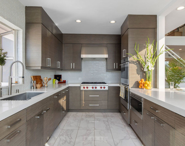 11723 Goshen Avenue - Photo Thumbnail 5