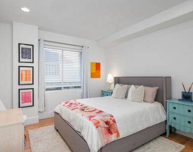 11723 Goshen Avenue - Photo Thumbnail 10