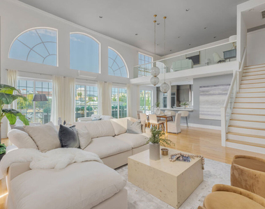 11723 Goshen Avenue - Photo Thumbnail 1
