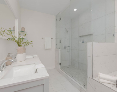 11723 Goshen Avenue - Photo Thumbnail 8