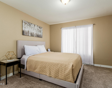 2025 E Campbell Avenue - Photo Thumbnail 12