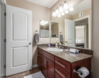 2025 E Campbell Avenue - Photo Thumbnail 16