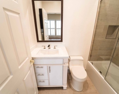 12011 Goshen Avenue - Photo Thumbnail 20