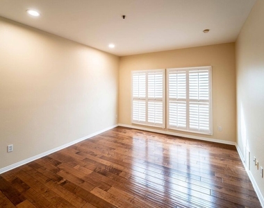 12011 Goshen Avenue - Photo Thumbnail 16