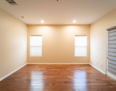 12011 Goshen Avenue - Photo Thumbnail 28