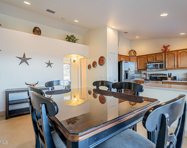 1105 N Cota Lane - Photo Thumbnail 18