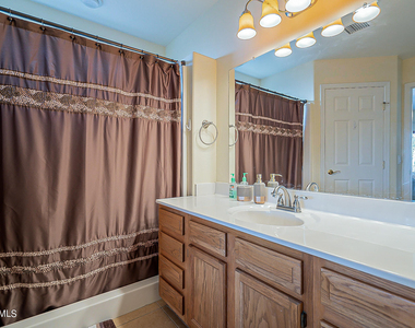 1105 N Cota Lane - Photo Thumbnail 33