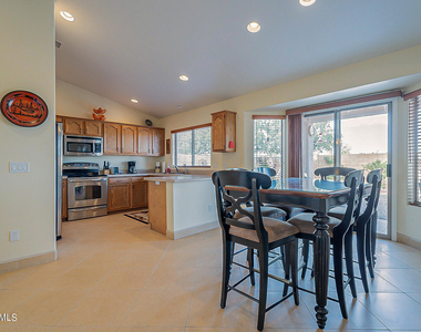 1105 N Cota Lane - Photo Thumbnail 14