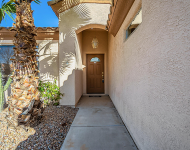 1105 N Cota Lane - Photo Thumbnail 5