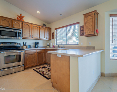 1105 N Cota Lane - Photo Thumbnail 19