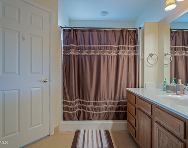 1105 N Cota Lane - Photo Thumbnail 34