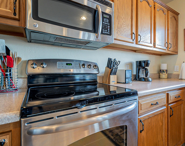 1105 N Cota Lane - Photo Thumbnail 23