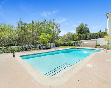 2383 Panorama Terrace - Photo Thumbnail 2