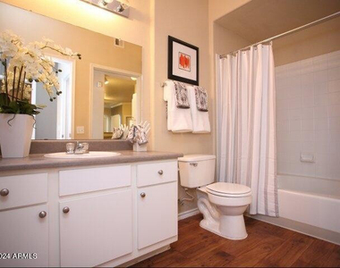 411 E Indian School Road - Photo Thumbnail 8