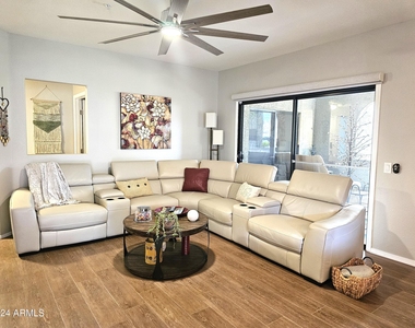 15225 N 100th Street - Photo Thumbnail 3