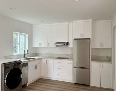2201 1/2 Juliet Street - Photo Thumbnail 3