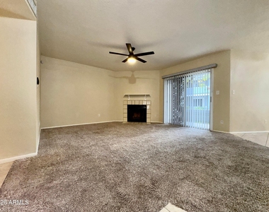 2910 W Marconi Avenue - Photo Thumbnail 6