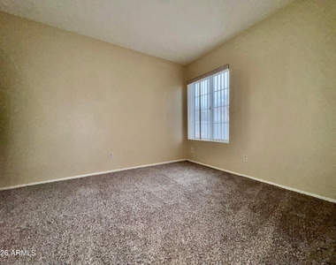 2910 W Marconi Avenue - Photo Thumbnail 11