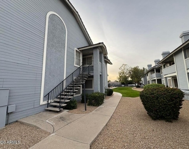 2910 W Marconi Avenue - Photo Thumbnail 1