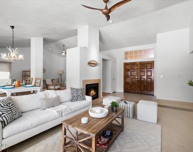 9081 E Sahuaro Drive - Photo Thumbnail 4