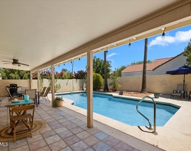9081 E Sahuaro Drive - Photo Thumbnail 20
