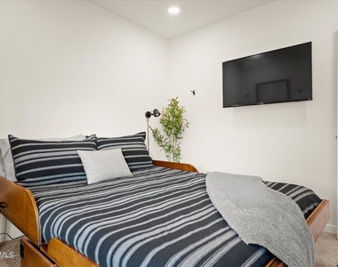 1027 W Peralta Avenue - Photo Thumbnail 54