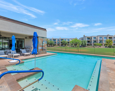 2 E Biltmore Estates Drive - Photo Thumbnail 25