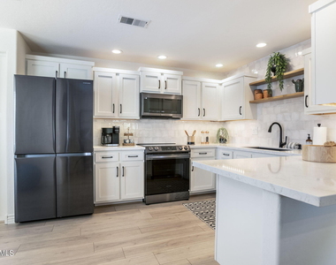 16801 N 94th Street - Photo Thumbnail 37