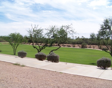 7901 E Joshua Tree Lane - Photo Thumbnail 11