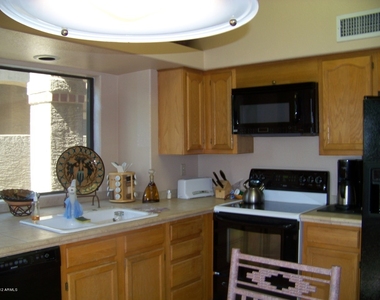 7901 E Joshua Tree Lane - Photo Thumbnail 6