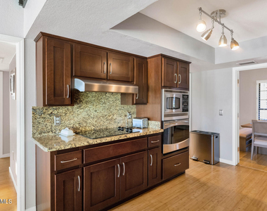9032 N 83rd Street - Photo Thumbnail 11