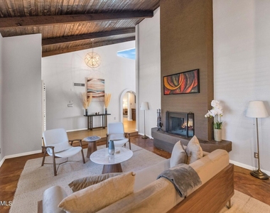 9032 N 83rd Street - Photo Thumbnail 3